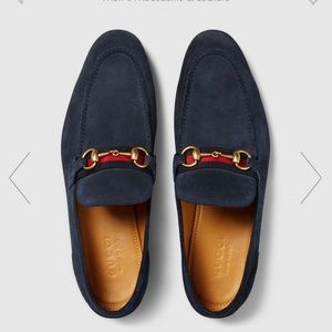 GUCCI Men’s horsebit blue suede loafer